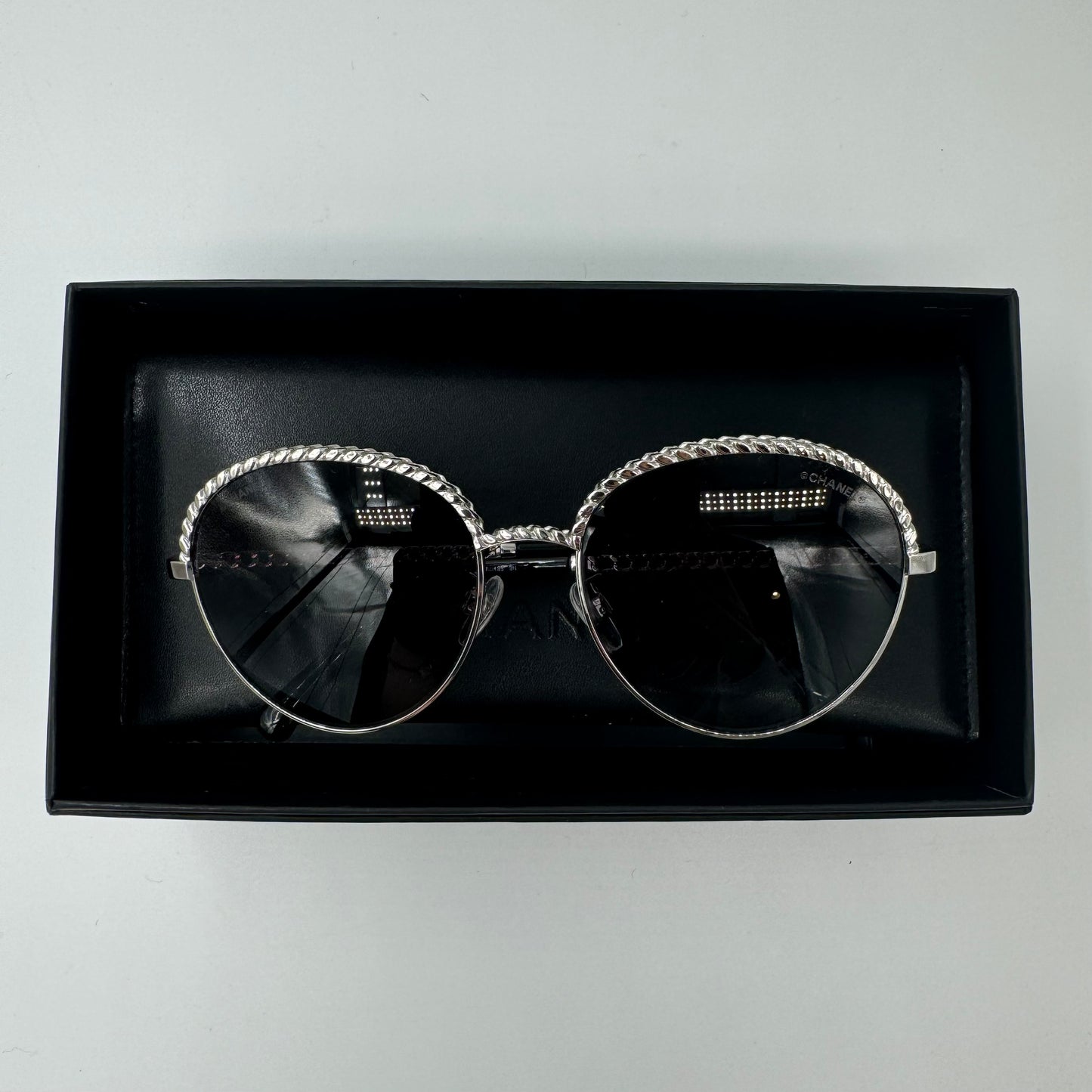 CHANEL Sliver Chain Sunglasses
