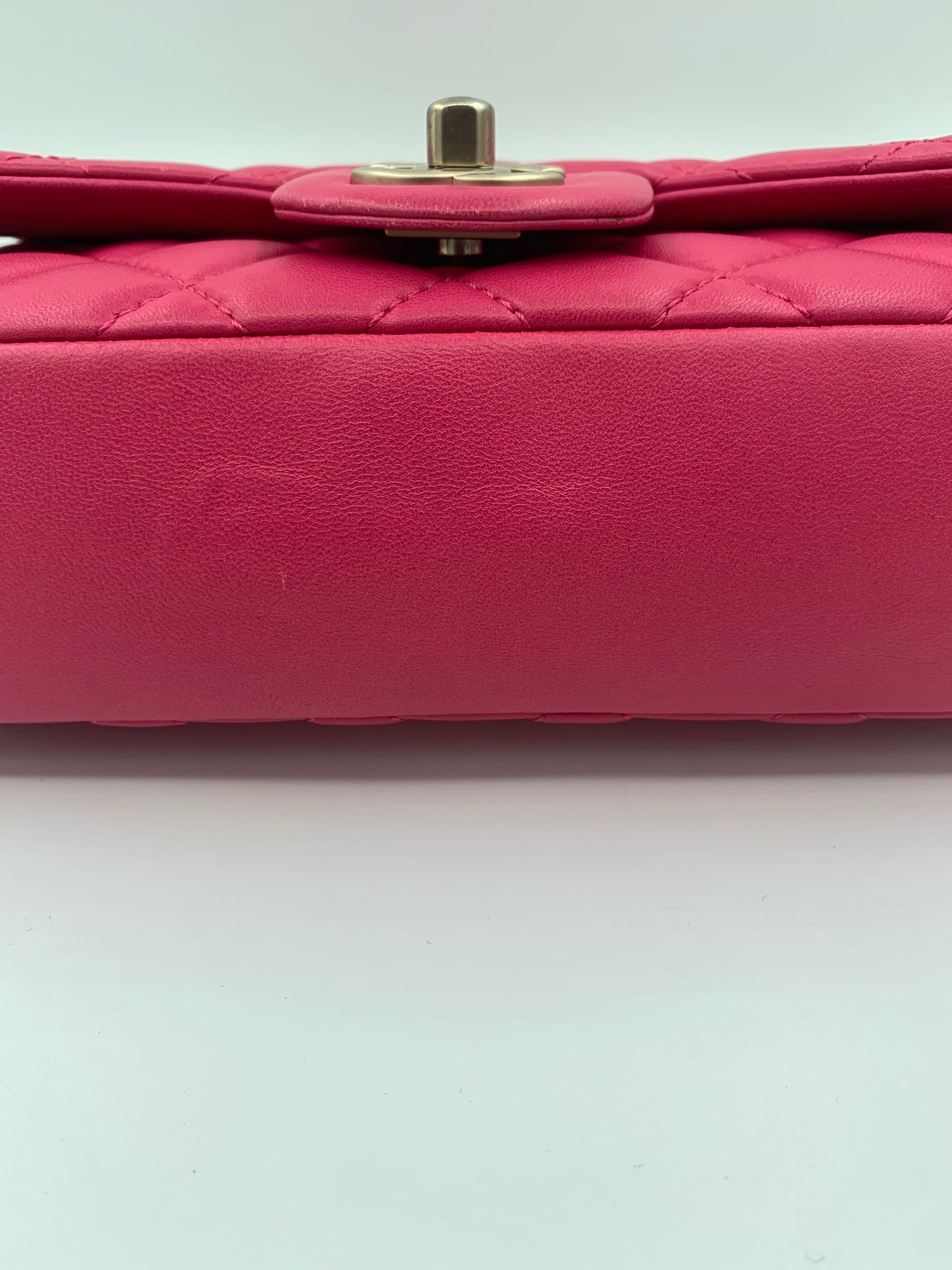 CHANEL Classic Flap Pink Small