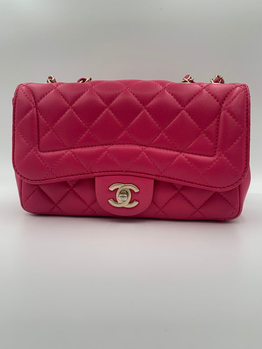 CHANEL Classic Flap Pink Small