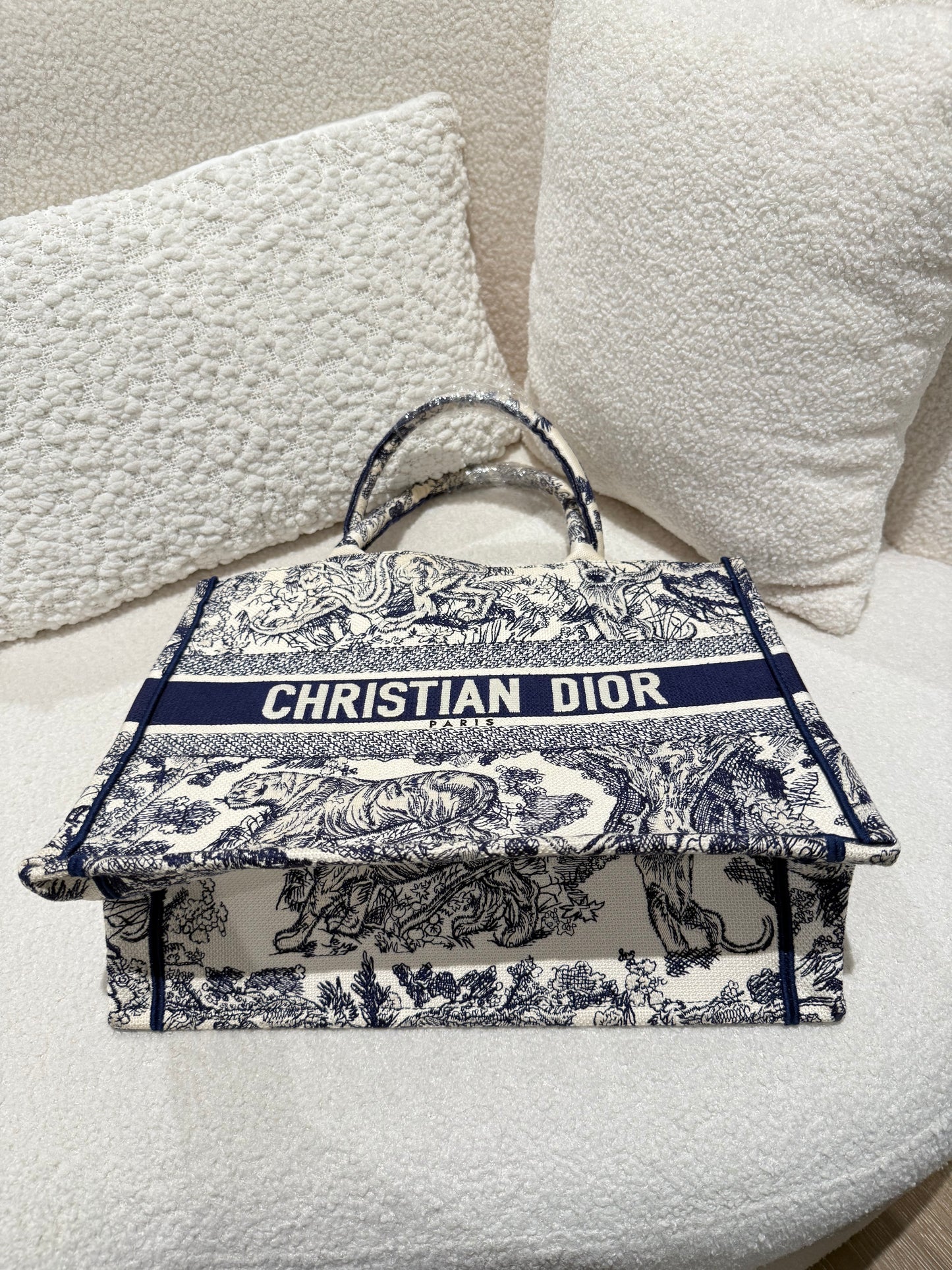 DIOR MEDIUM BOOK TOTE BLUE TOILE DE JOUY EMBROIDERY