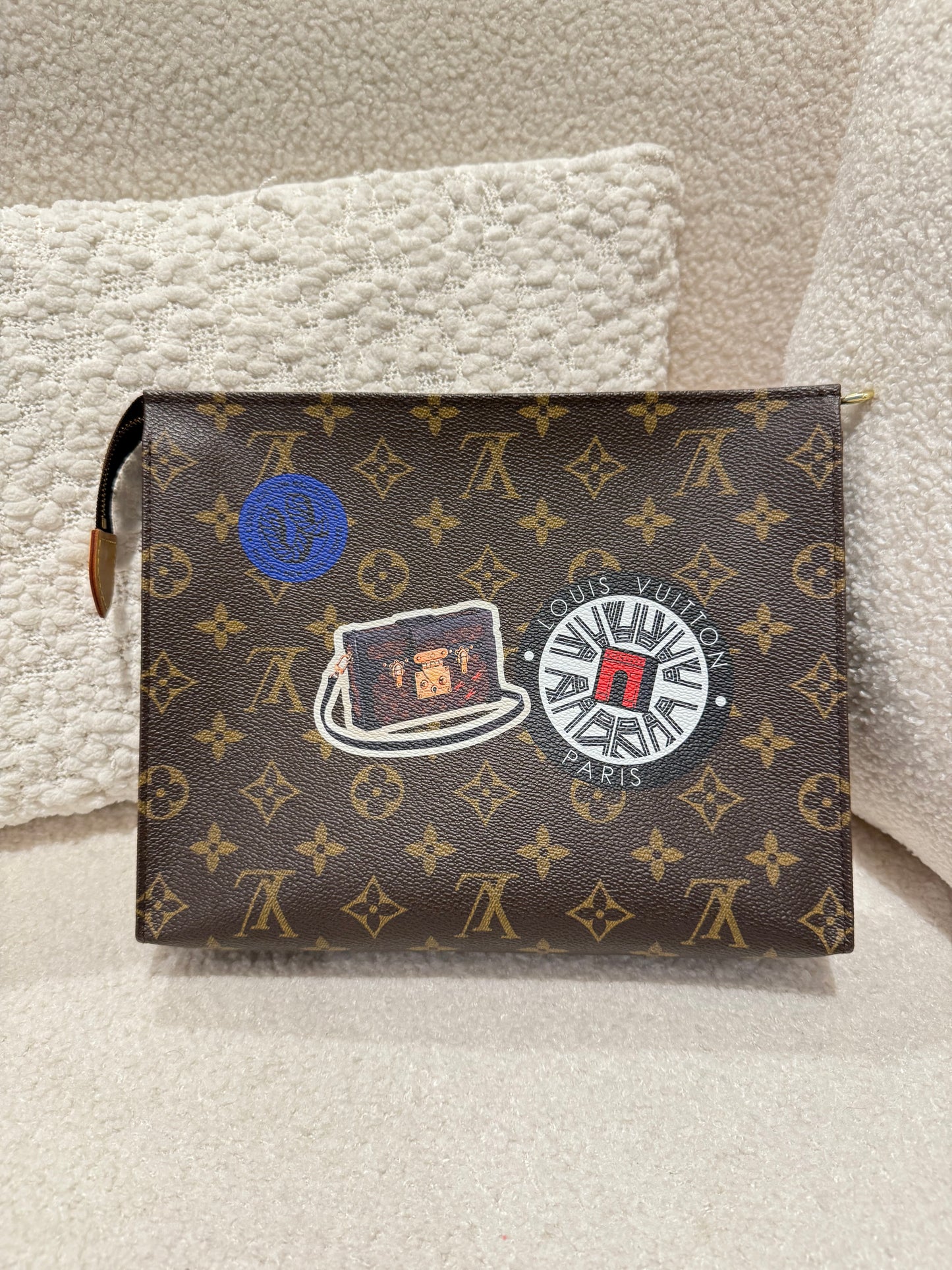 LOUIS VUITTON LIMITED BADGE POCHETTE VOYAGE MM