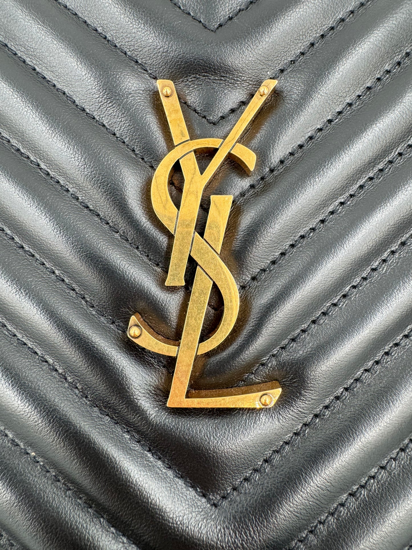 SAINT LAURENT/YSL LOU CAMERA BAG CALFSKIN BLACK