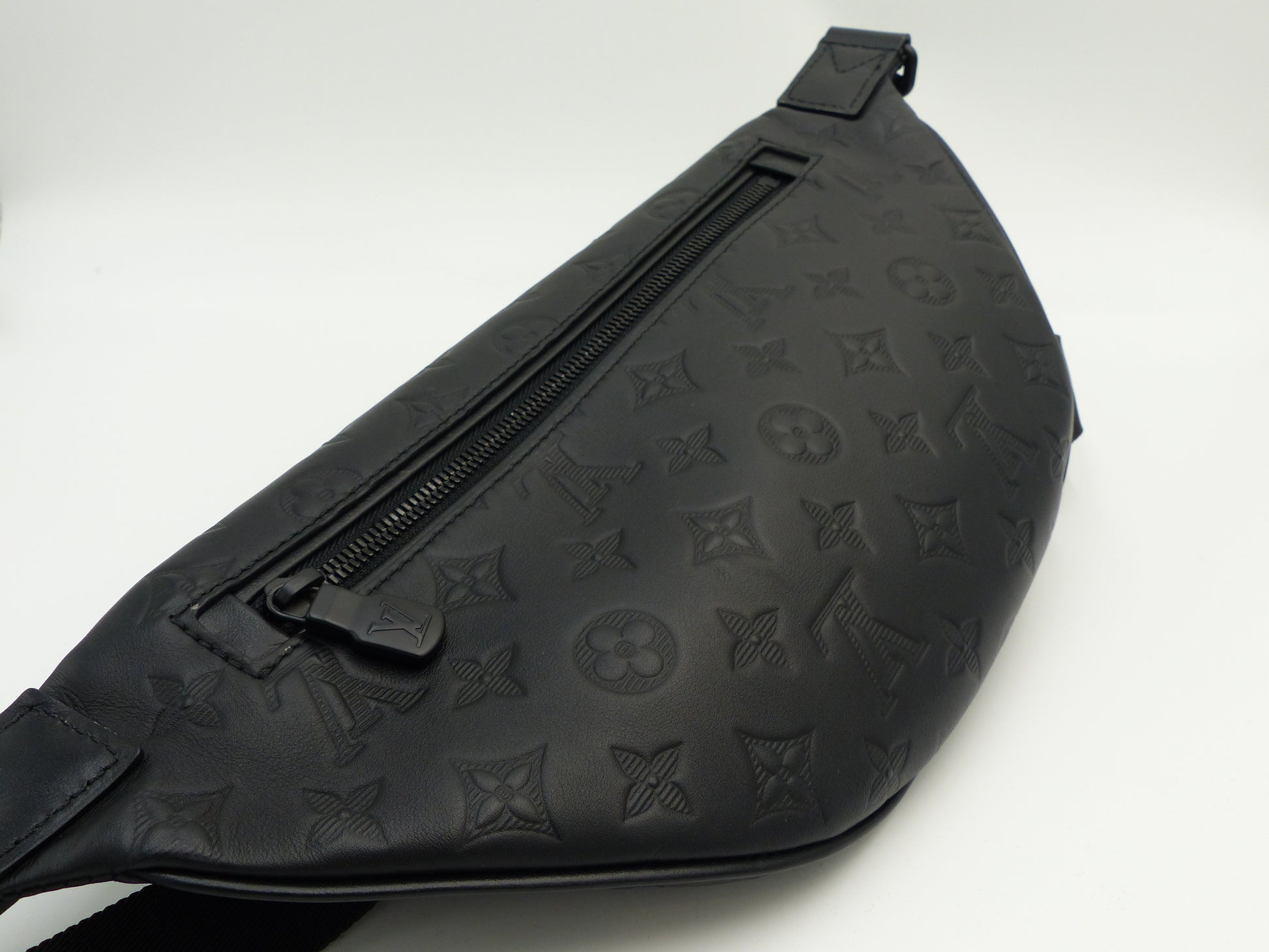 Louis Vuitton Discovery Bumbag Monogram Shadow Leather PM Black