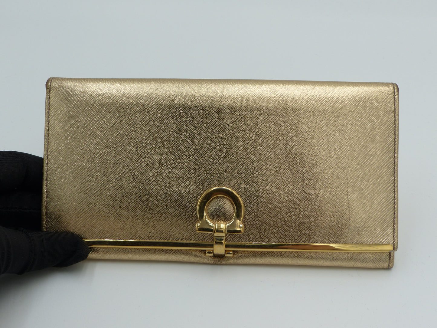 Salvatore Ferragamo Gancini Icona Continental Wallet gold Golden