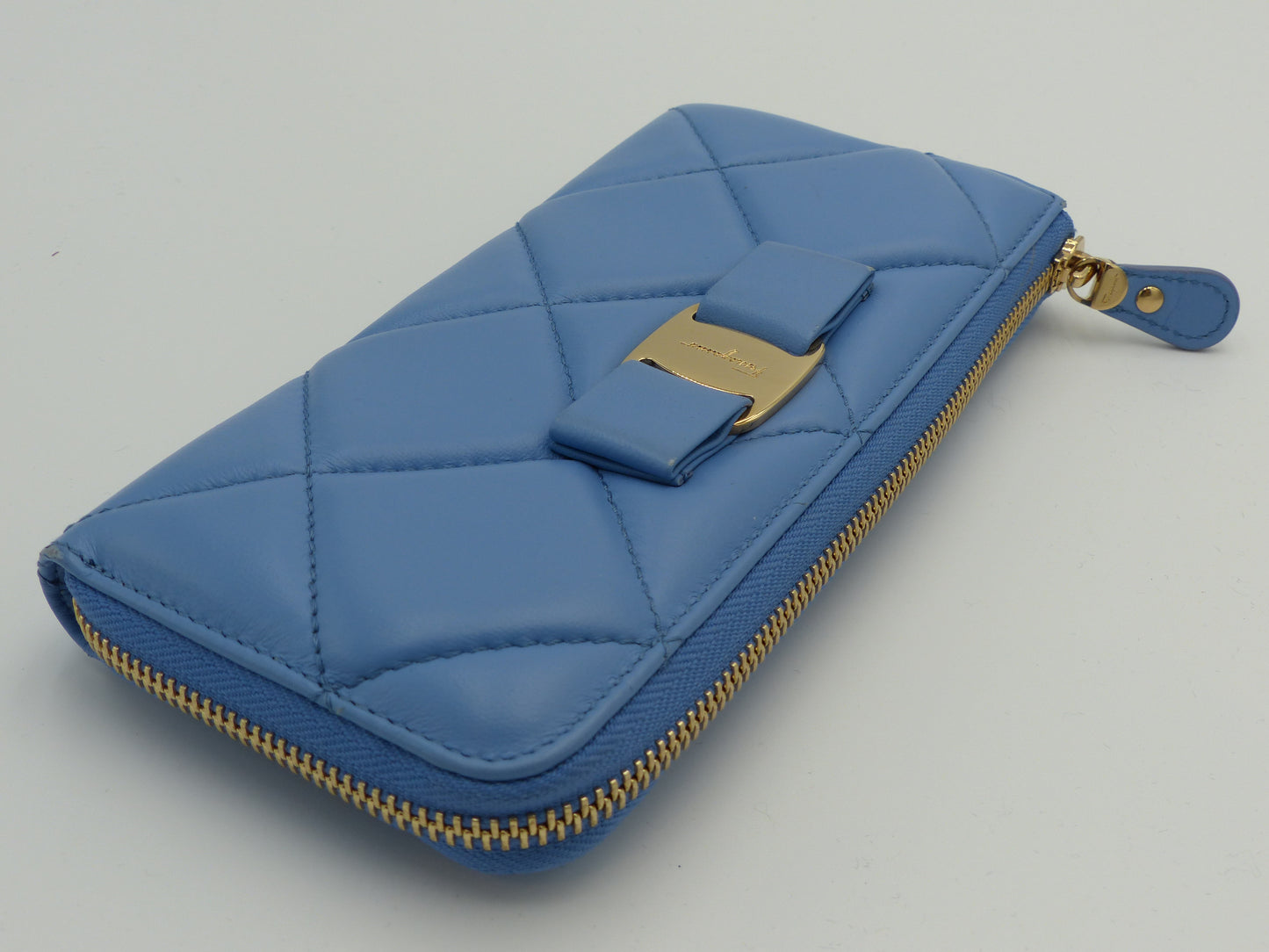 SALVATORE FERRAGAMO VARA ZIP WALLET