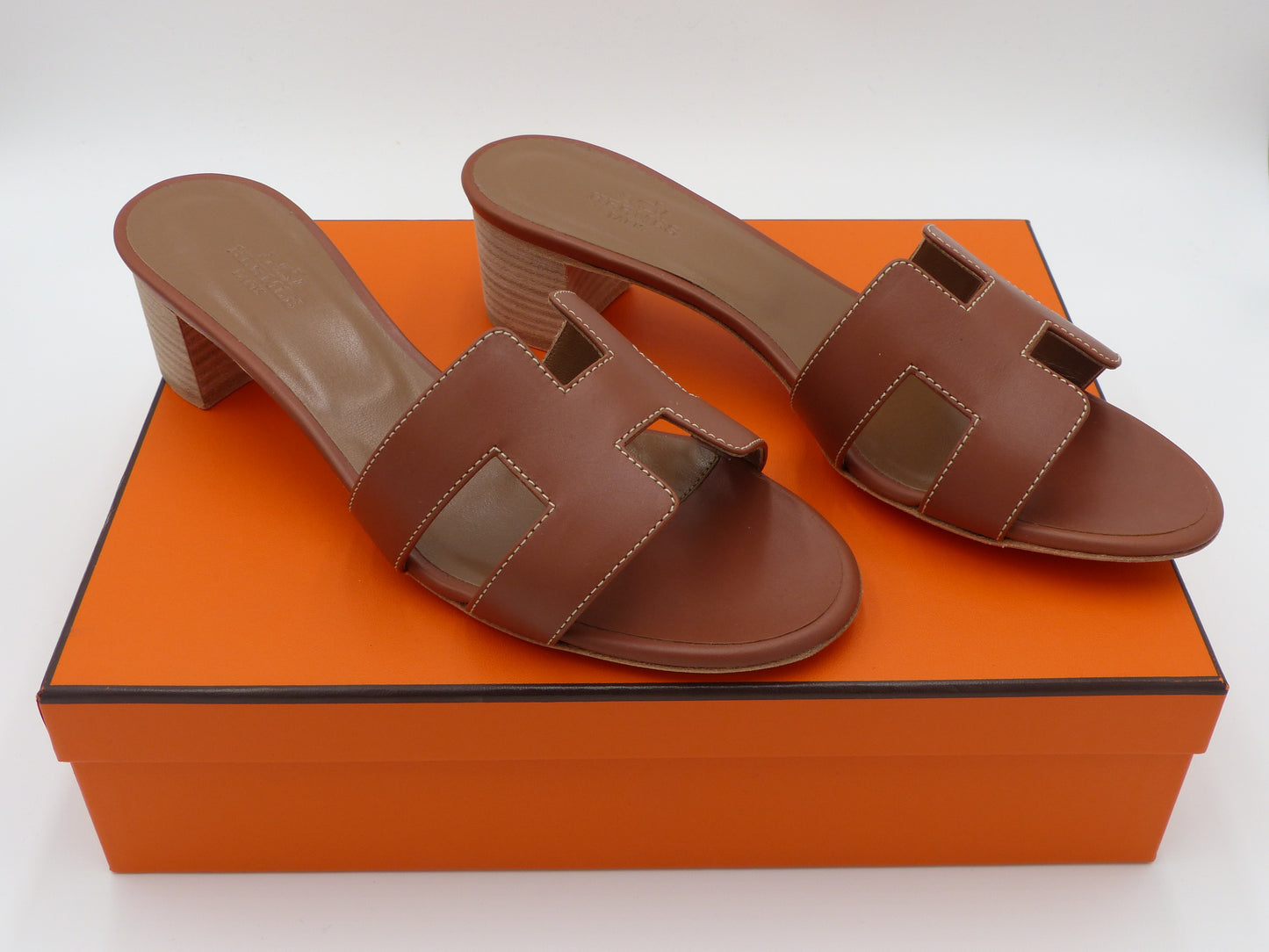 HERMES SIZE 37.5 OASIS SANDALS CALFSKIN GOLD